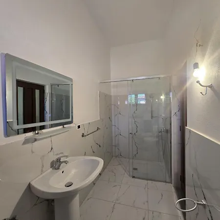 Alma House * Vlore